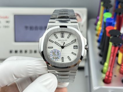 K1 Patek Philippe Nautilus 5711: Réplicas de Relojes Perfectas y AAA+ 1139254873 - front view | Nautilus